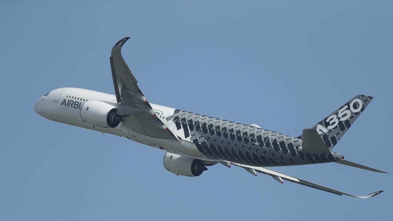 Саудитска Арабия в преговори с "Еърбъс" за близо 40 самолета A350