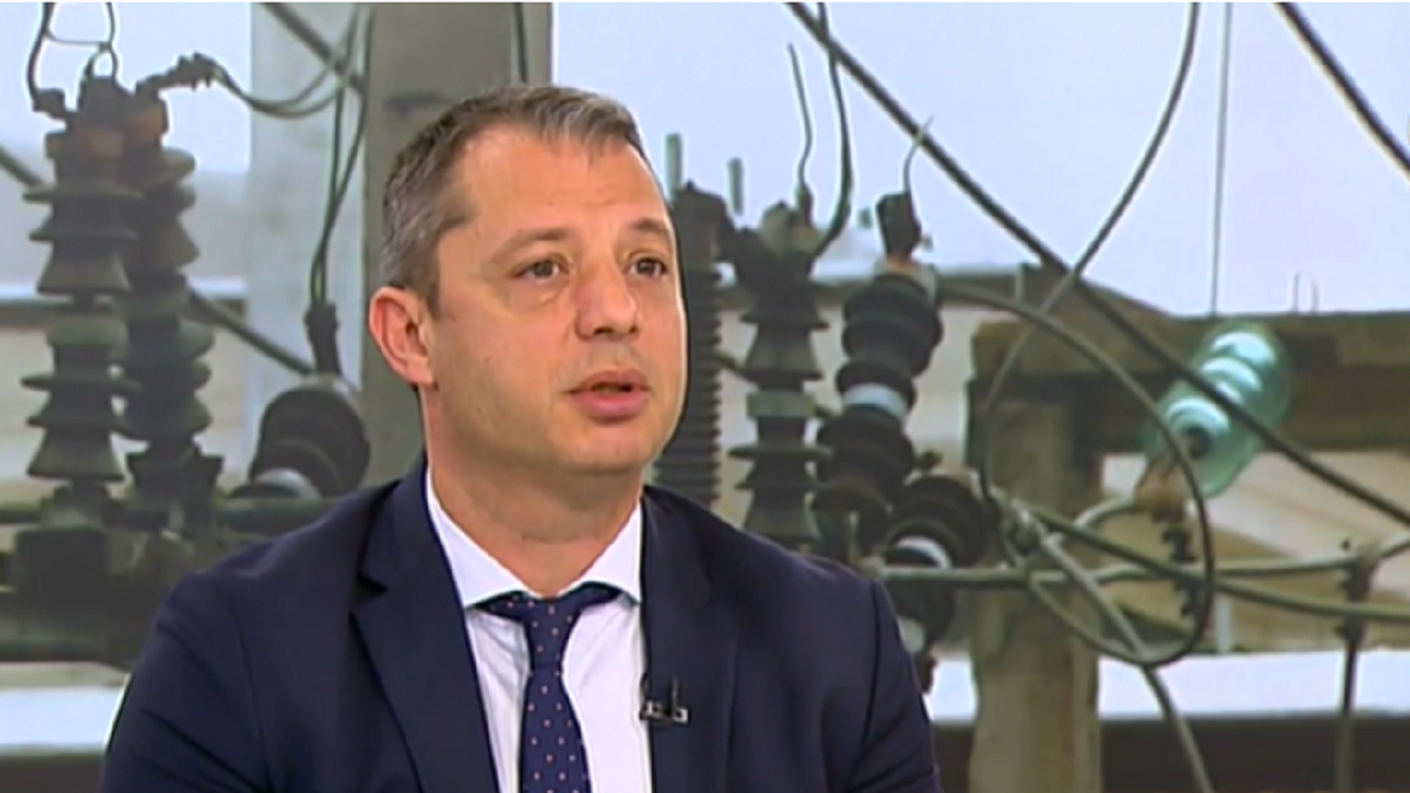 Добрев: Политиката на правителството води до необяснимо високи цени, както стана с горивата