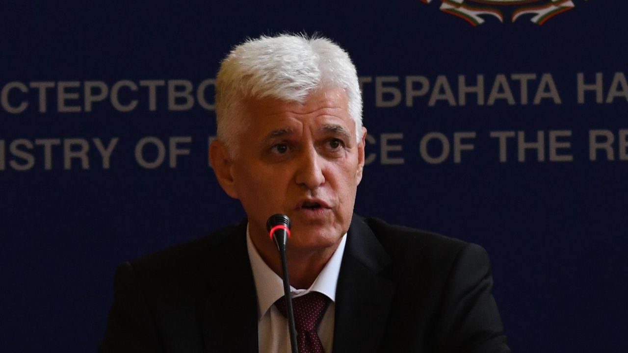 Министърът на отбраната Димитър Стоянов: Българската армия не употребява алкохол и наркотици