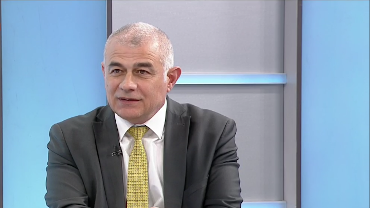 Социалният министър: Може да има още едно увеличение на минималната работна заплата до края на годината