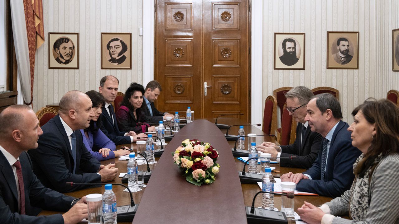 Радев: България работи за дългосрочни и устойчиви решения в енергетиката, които да гарантират независимост и сигурност