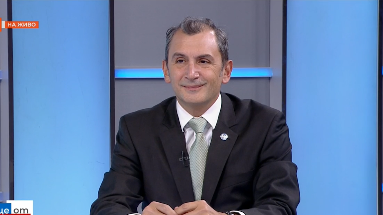 Доц. Околийски от СЗО с мрачна прогноза за България, видя още COVID вълни