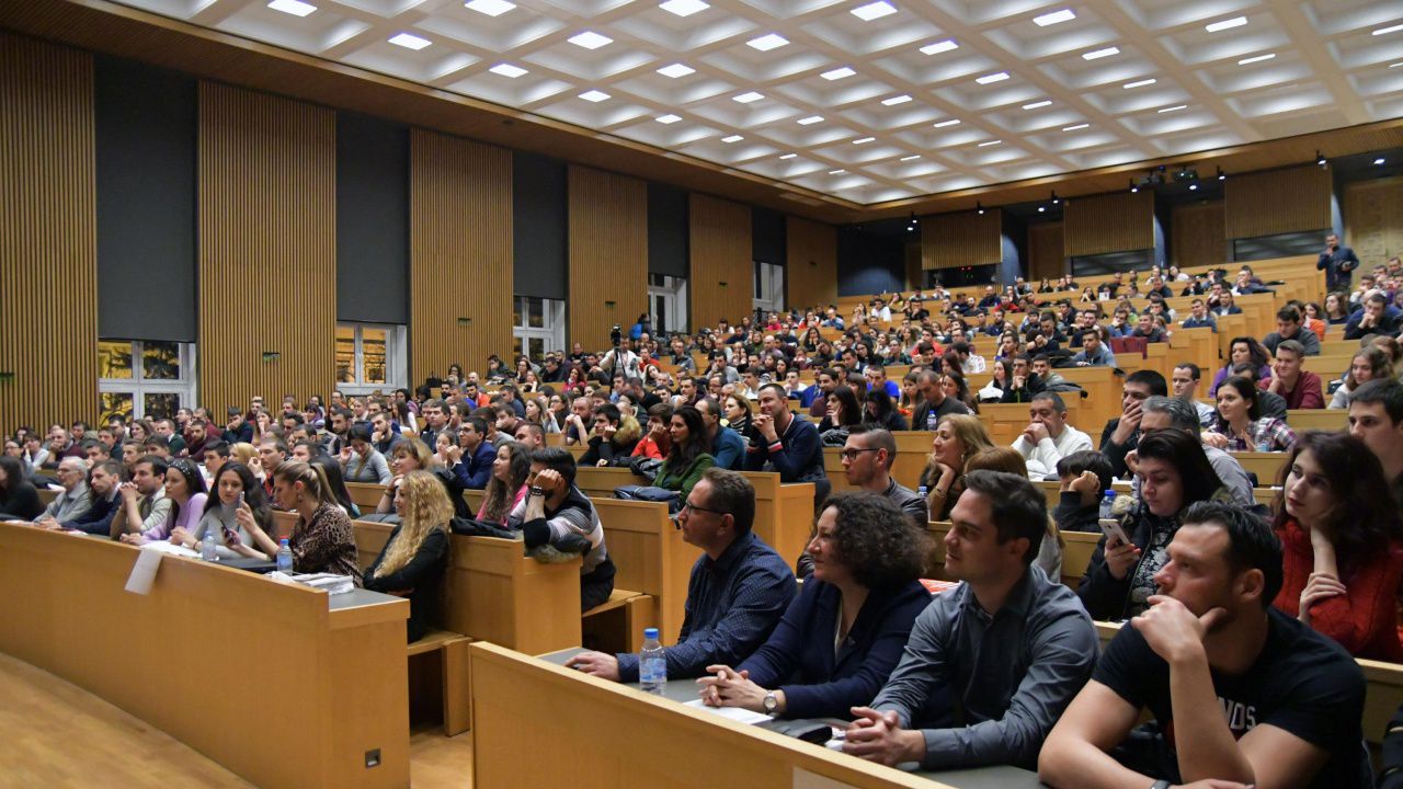 По 300 лв. еднократна помощ ще получат украинските студенти у нас