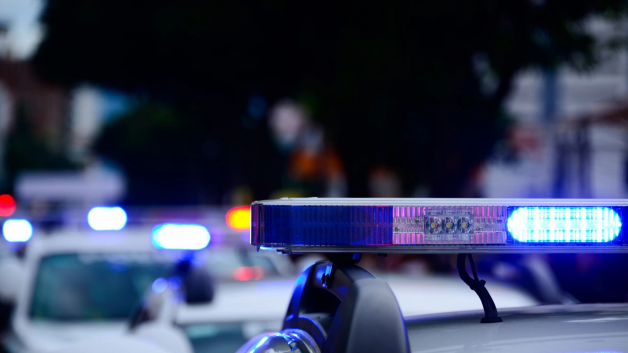 Откриха разложен труп във фургон в Несебър