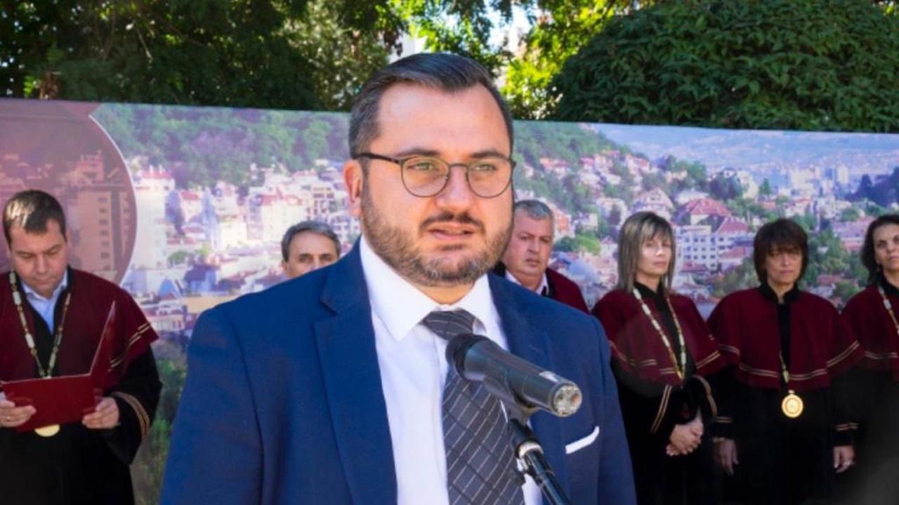 Зам.-министърът на земеделието: Студентите на Университета по хранителни технологии постигат успехи на пазара на труда