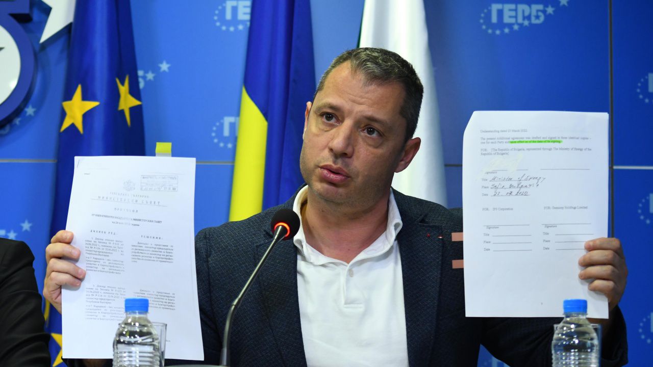Добрев: "Промяната" е взела по 1000 лева от всеки шофьор