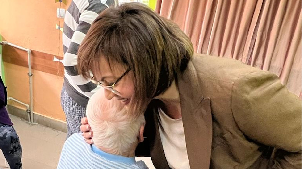 Нинова дари 3 хиляди козунака