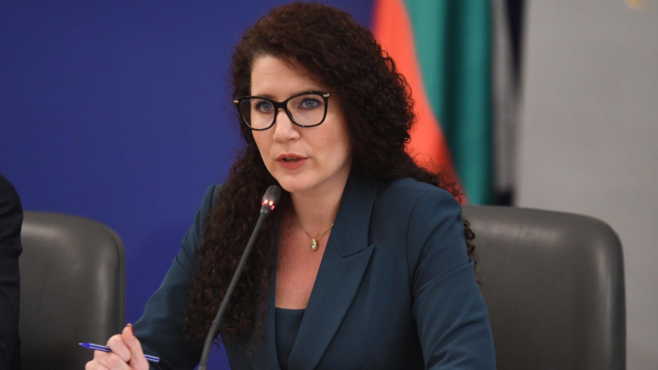 Калина Константинова: Абсолютно уверени сме, че ще спечелим изборите