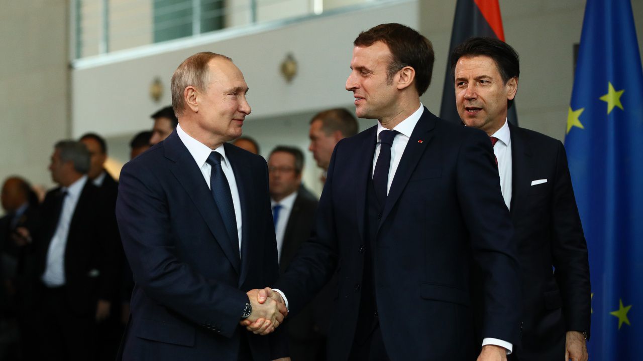 Макрон и Путин обсъдиха искането на Русия за плащанията на газа в рубли