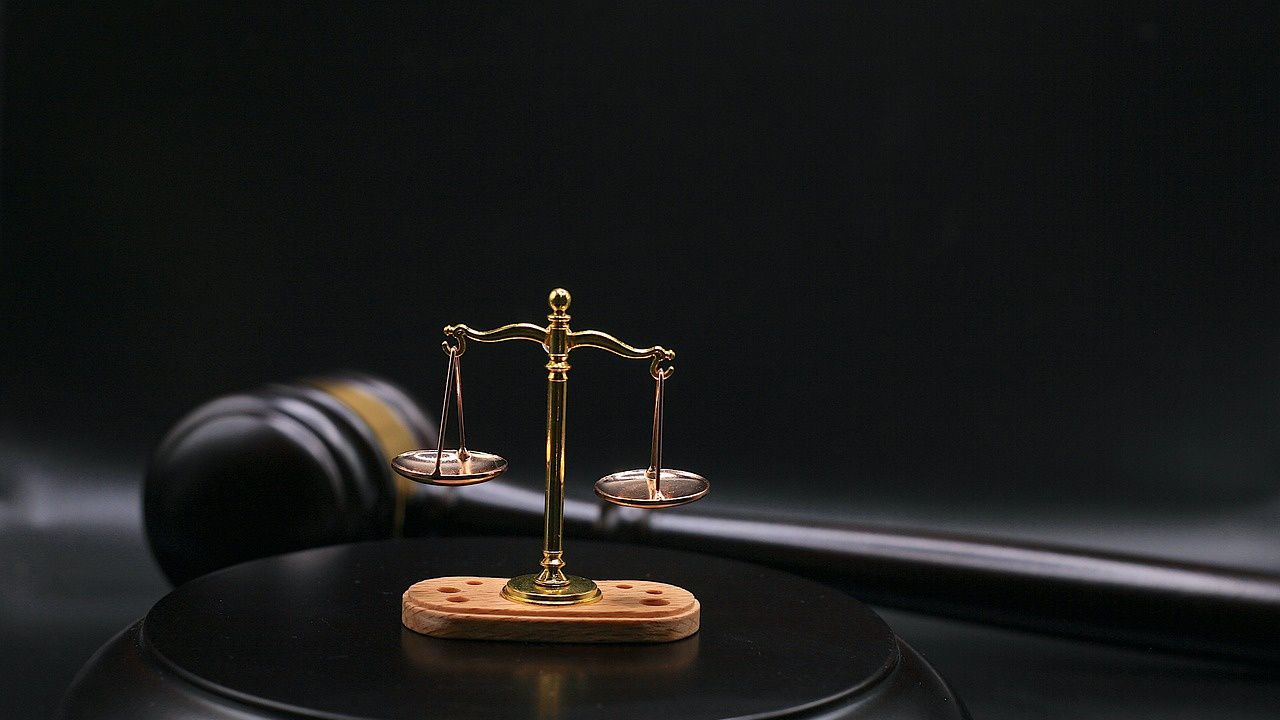 Съдът гледа делото срещу Николай и Евгения Баневи