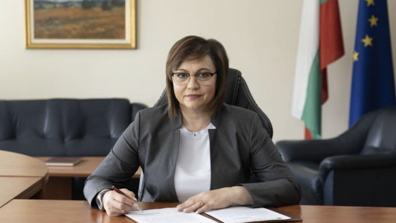 Нинова посочи ново доказателство, че не изнасяме оръжие за Украйна