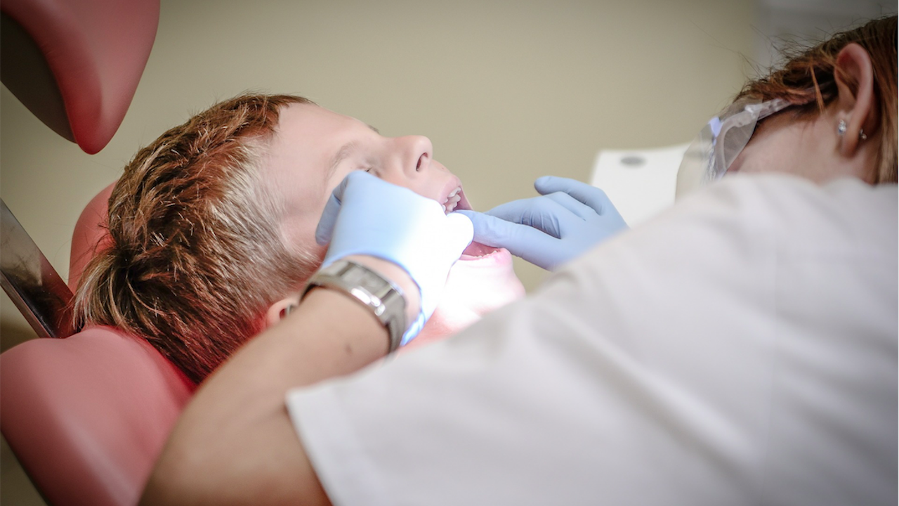 Кампания за поставяне на силанти при децата се провежда в Разград