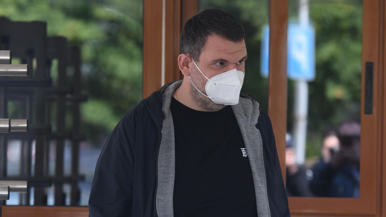 Делян Пеевски си постави трета доза от ваксината срещу коронавирус