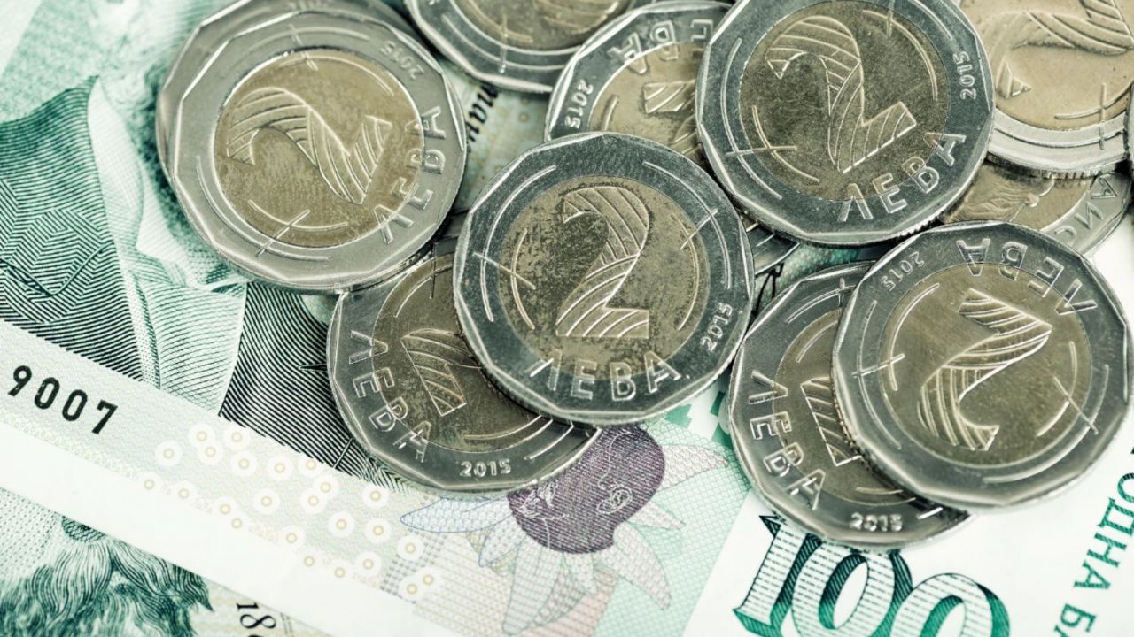 Телефонни измамници взеха 9 бона от дядо