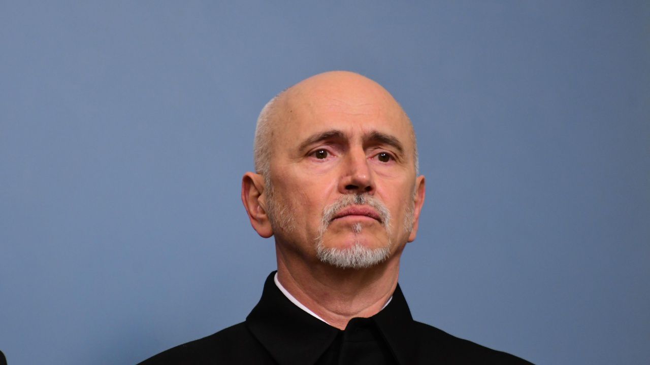 Транспортният министър: Трябва да се борим за държавата си, а не да се бием за олио