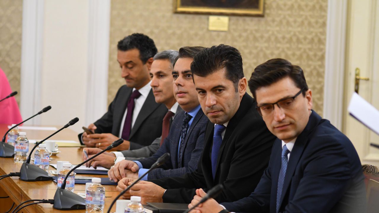 ДБ и ПП излизат на протест пред Народното събрание