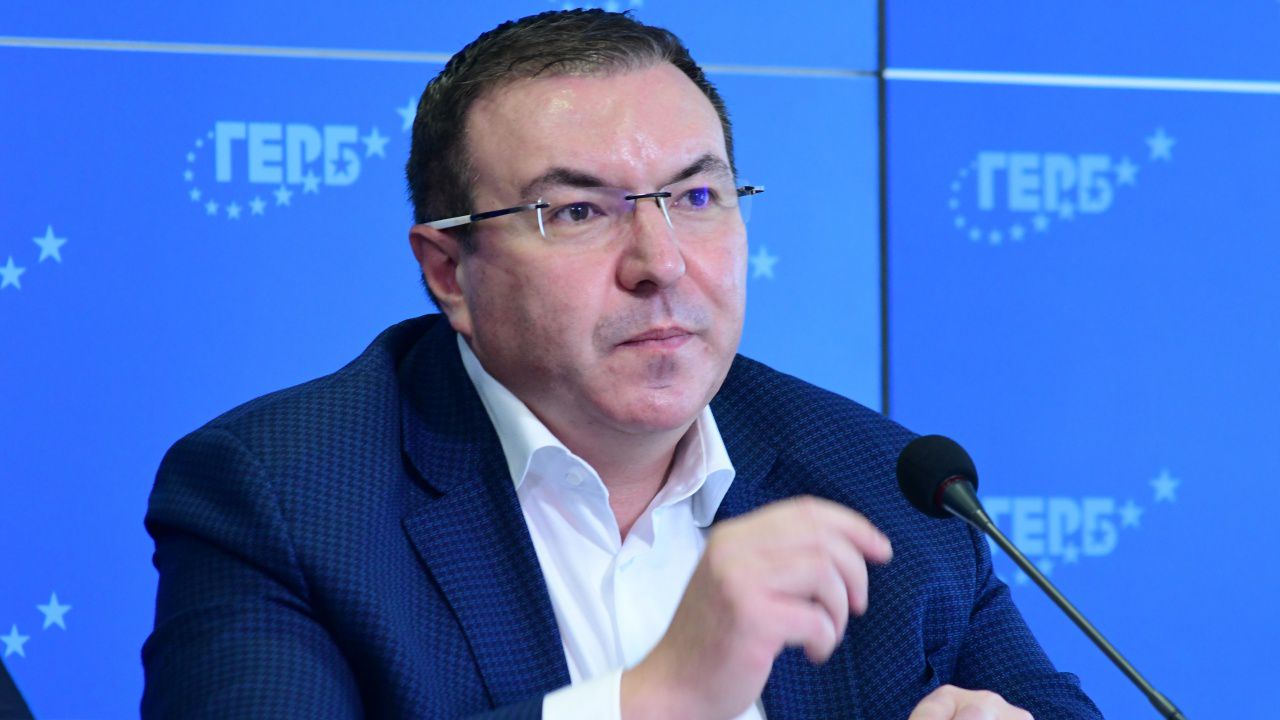 Проф. Ангелов: Изборите отминаха, но идва нова COVID вълна