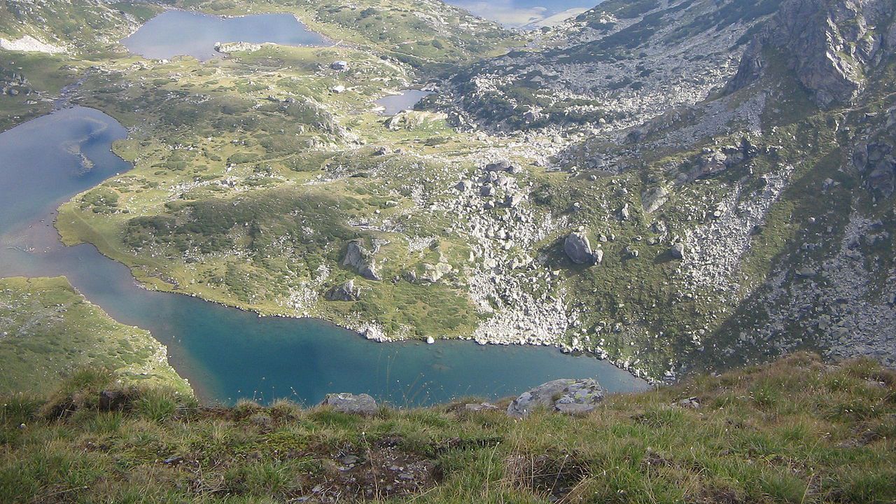 17 годишно момче пострада след падане в района на Седемте рилски