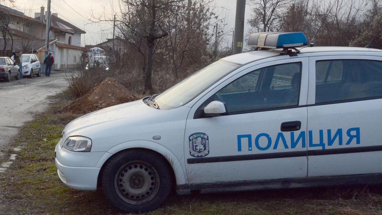Двама криминално проявени и осъждани бургазлии са задържани заради кражба на крупна парична сума и златни накити