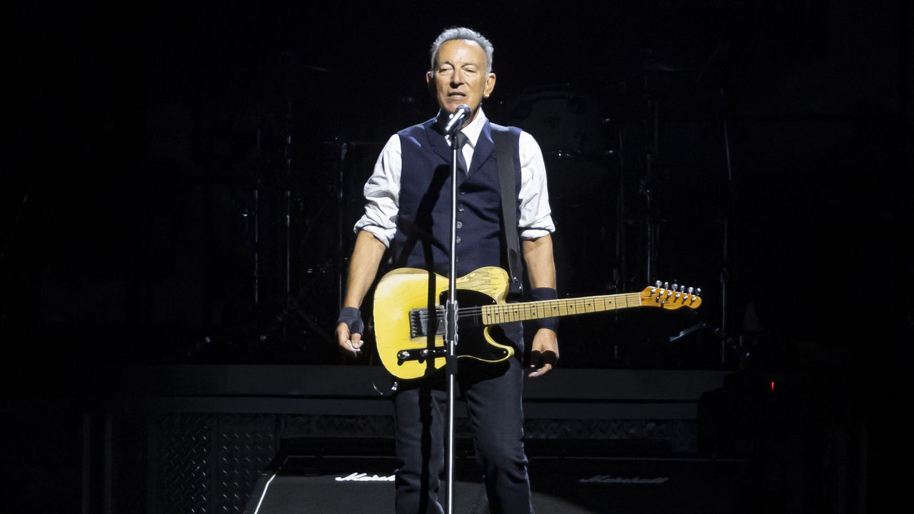 Трима души пострадаха по време на концерт на Брус Спрингстийн