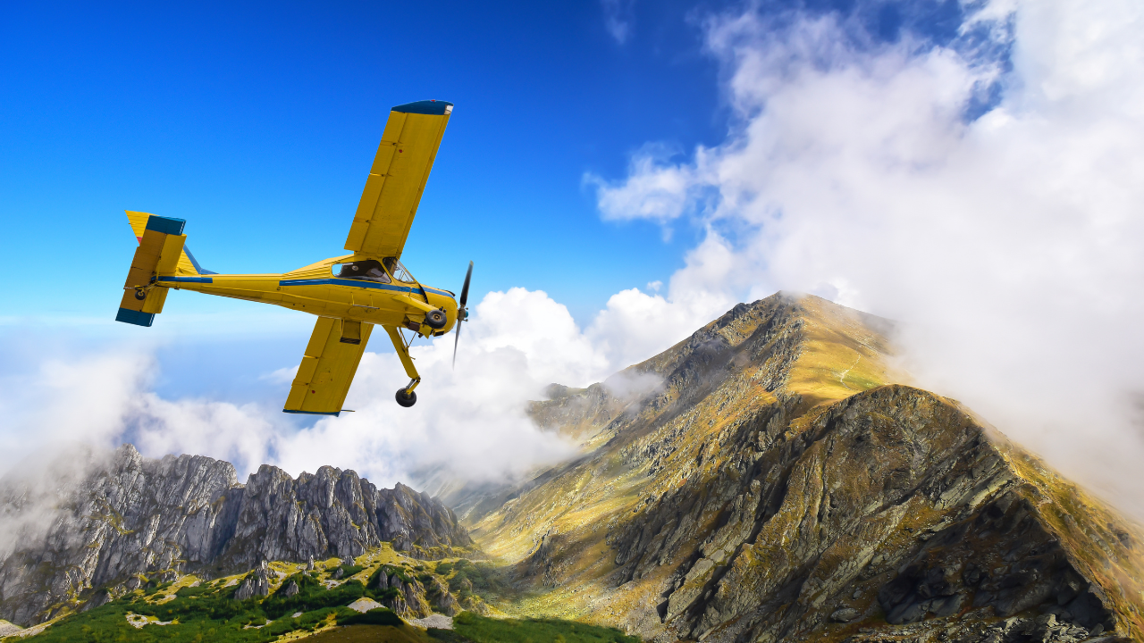 Два инцидента с леки самолети са регистрирани тази сутрин у