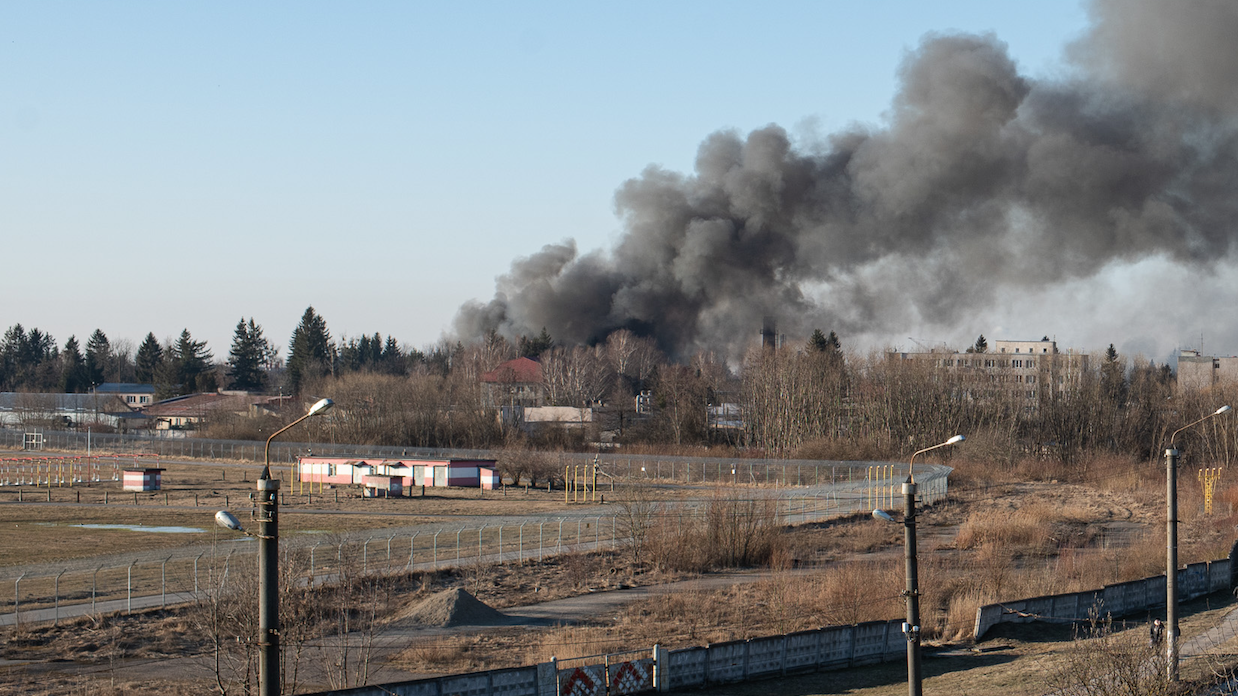 Украйна е нанесла удар по летище с руска тактическа авиация
