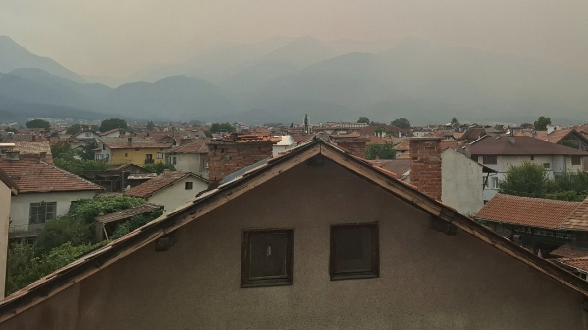 Над 12 000 дка засегна пожарът в Пирин