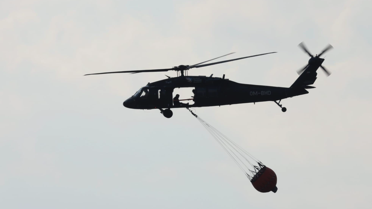 Жители на Трън и района, който бе опустошен от пожари