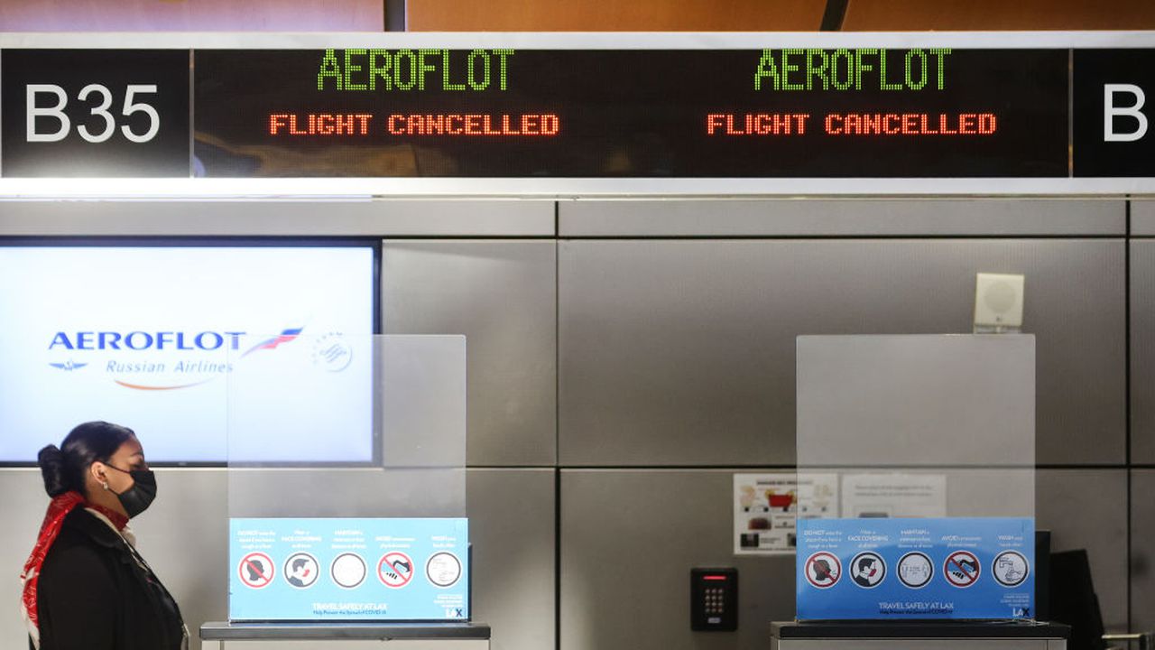 Руската авиокомпания "Аерофлот" съобщи за срив в компютърната й система