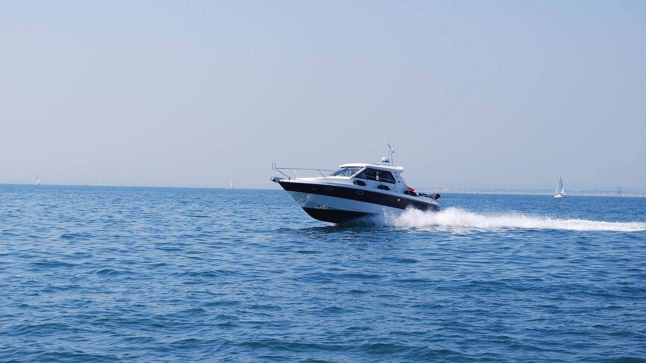 С нови катери ИАРА ще контролира риболова в Черно море