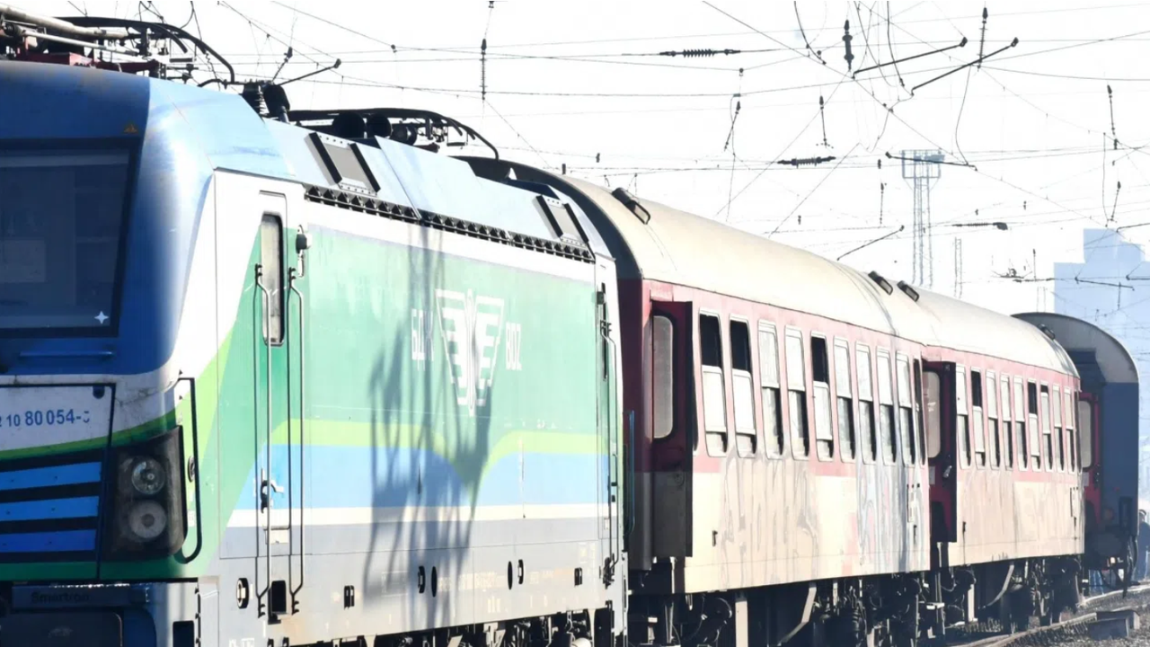 Промени в разписанието на някои влакове заради паднали дървета