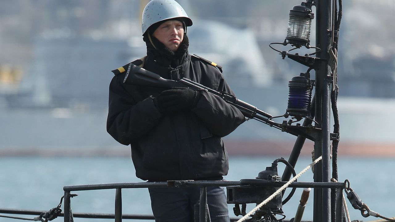 Украйна заяви, че Русия е нанесла удар по неин военен