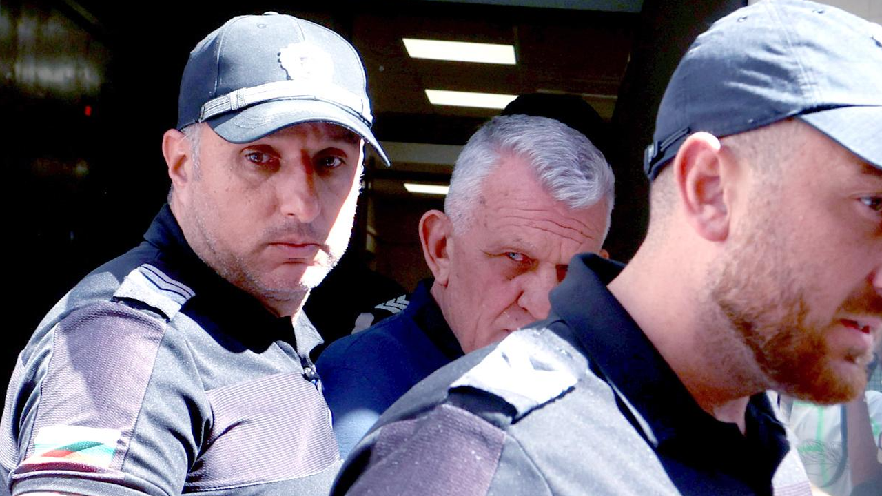 Окончателно: Паскал остава на свобода