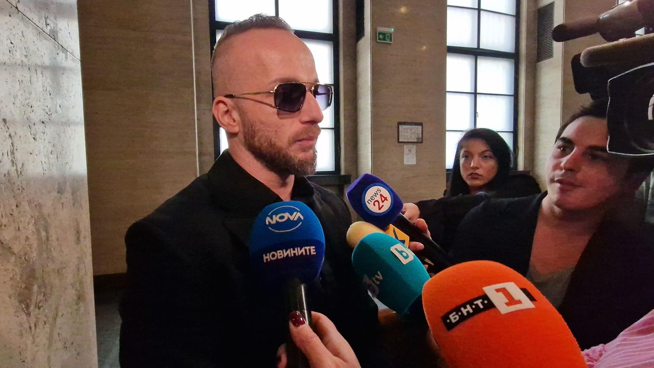 Пред журналисти в съда гъркът разказа, че просто живеел там,