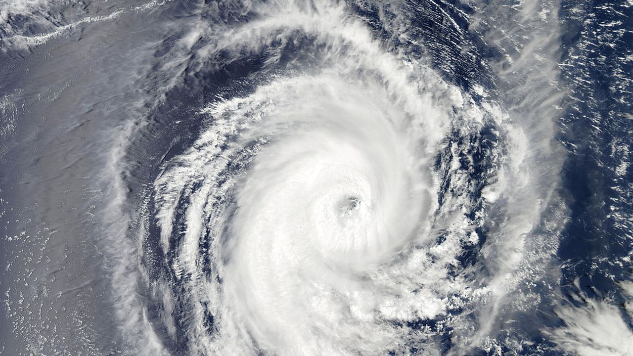 Циклонът Монта се очаква да премине довечера или през нощта