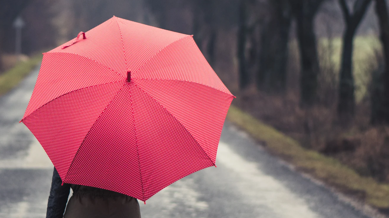 Атмосферното налягане е по-ниско от средното за месеца. През нощта