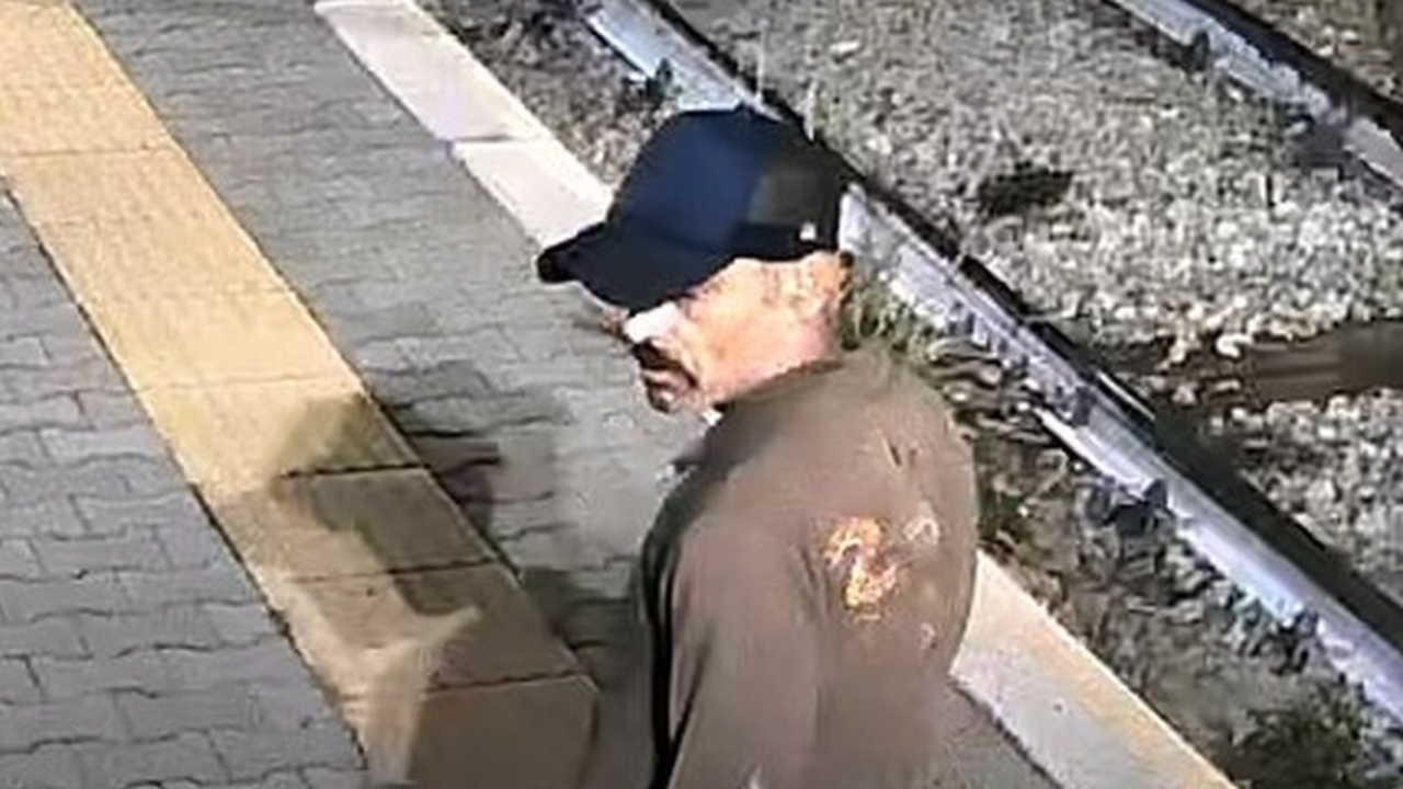 Полицията в Русе издирва мъж за престъпление, съобщиха от ОД на