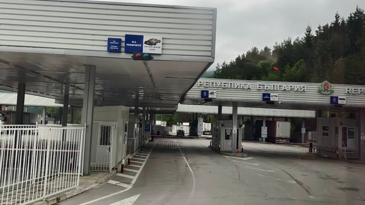 От 20.00 ч. местно време (21.00 ч. българско време) превозвачите