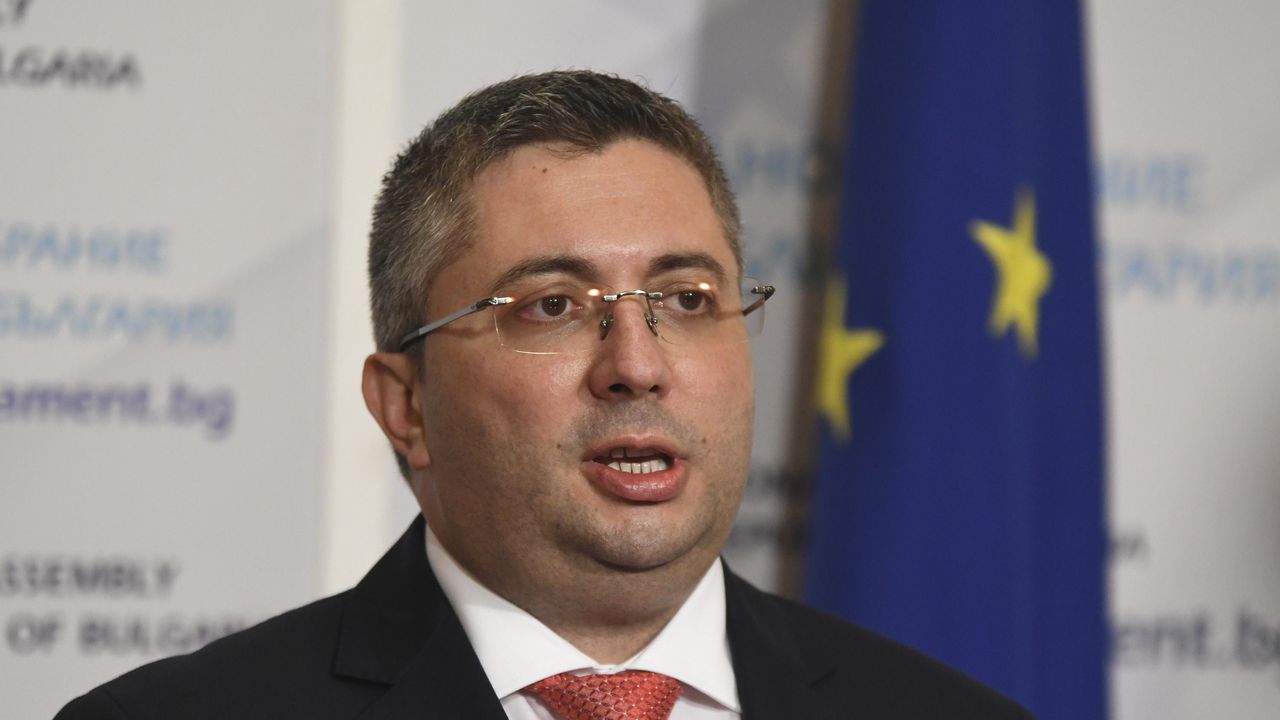 Нанков: Радев наложи 38 пъти вето, защо не оспори и Закона за еврото?