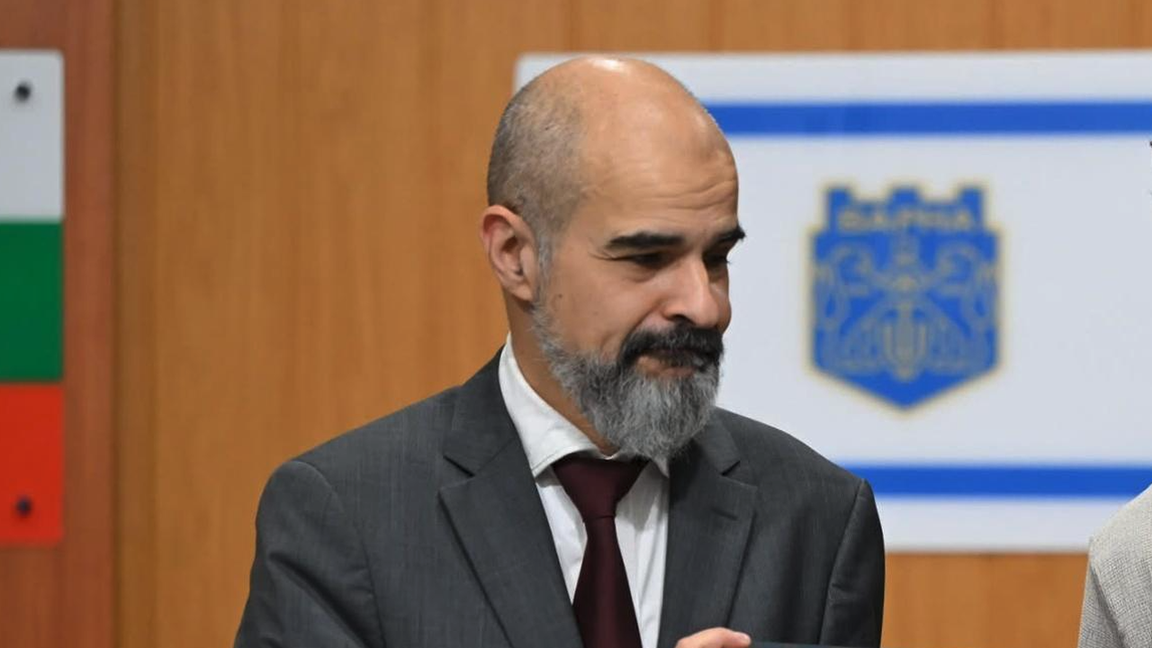 Павел Попов остава и.ф. кмет на Варна, реши ВАС