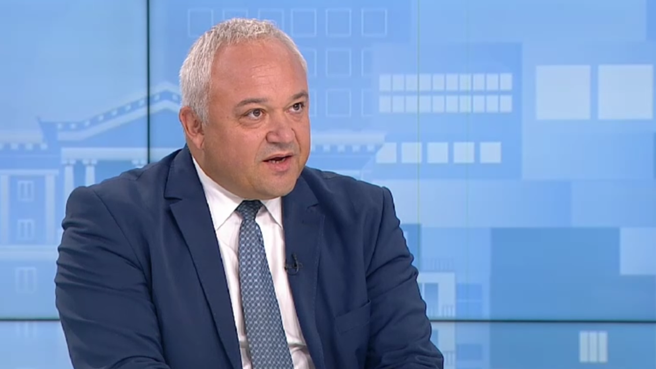 Къде е министър-председателят? Той трябваше да координира действията при гасенето