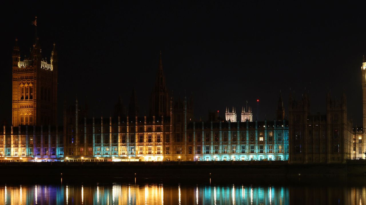 Бивш шеф на MI5: Тези, които смятат, че Обединеното кралство вече е във война с Русия, може да са прави