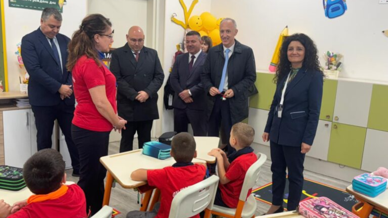Министър Вълчев: Проекти за 20 млн. лева се изпълняват в училища в област Разград