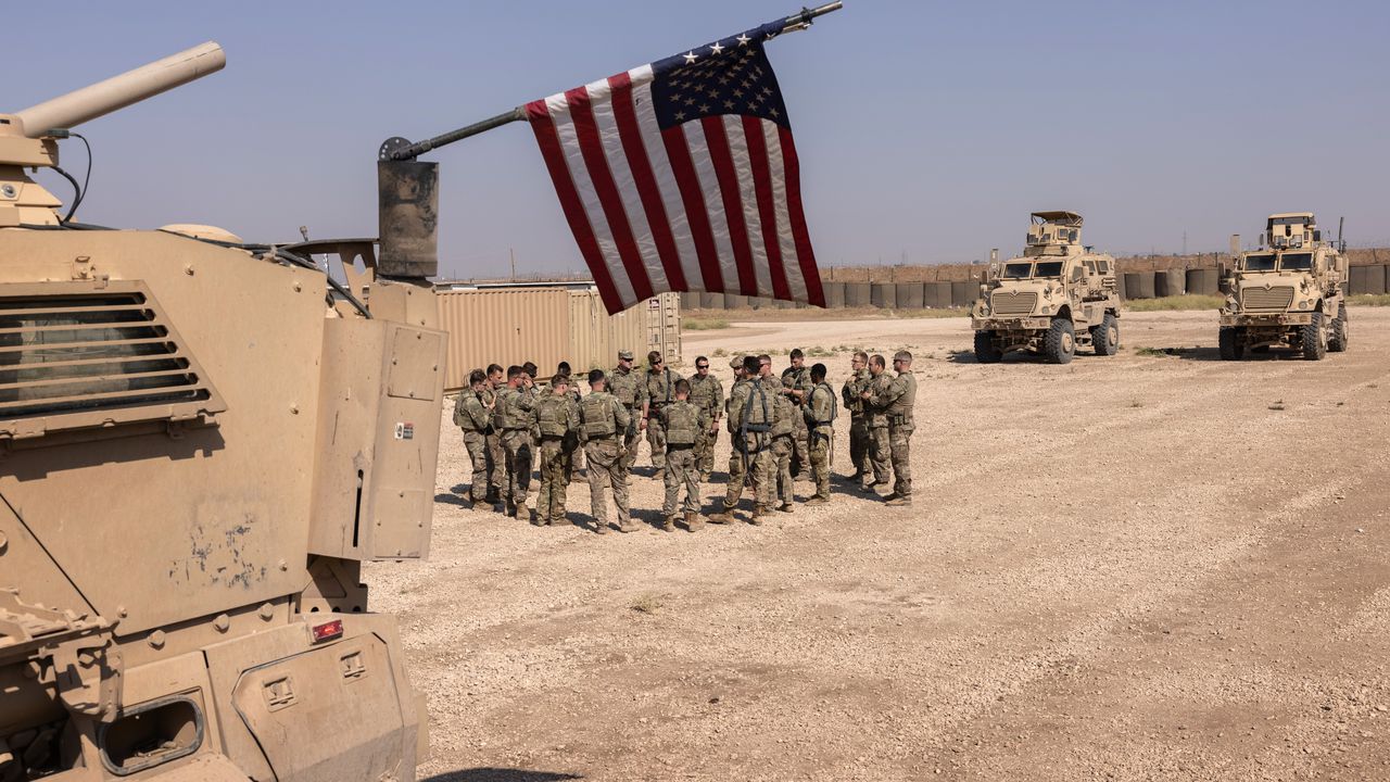 Мостяну говори пред медиите, след като по-рано днес министерството му