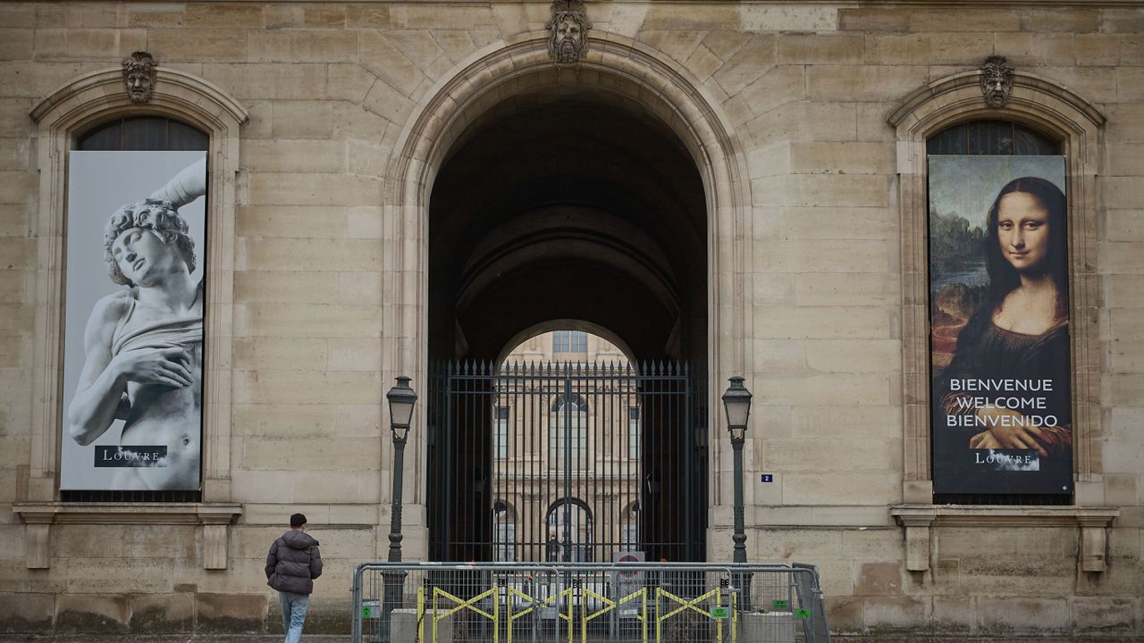 Двамата задържани за обира в Лувъра са направили самопризнания и