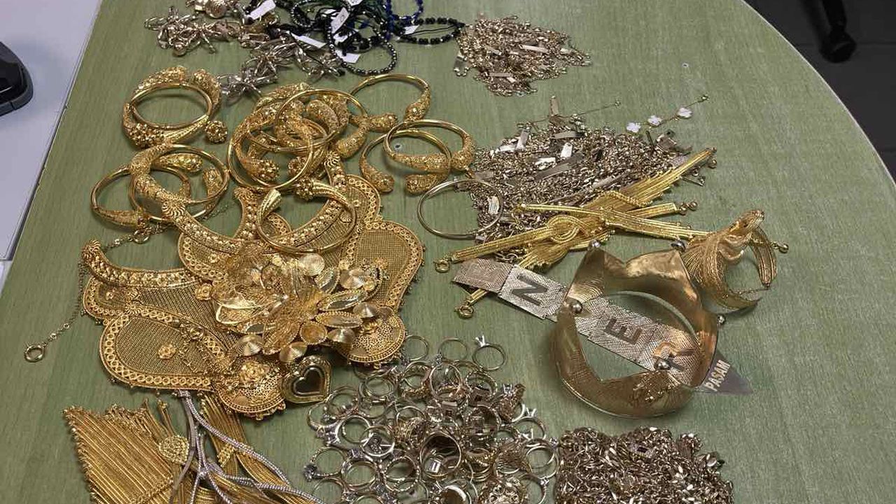 В автобуса, управляван от български гражданин, пътували и 13 пътници