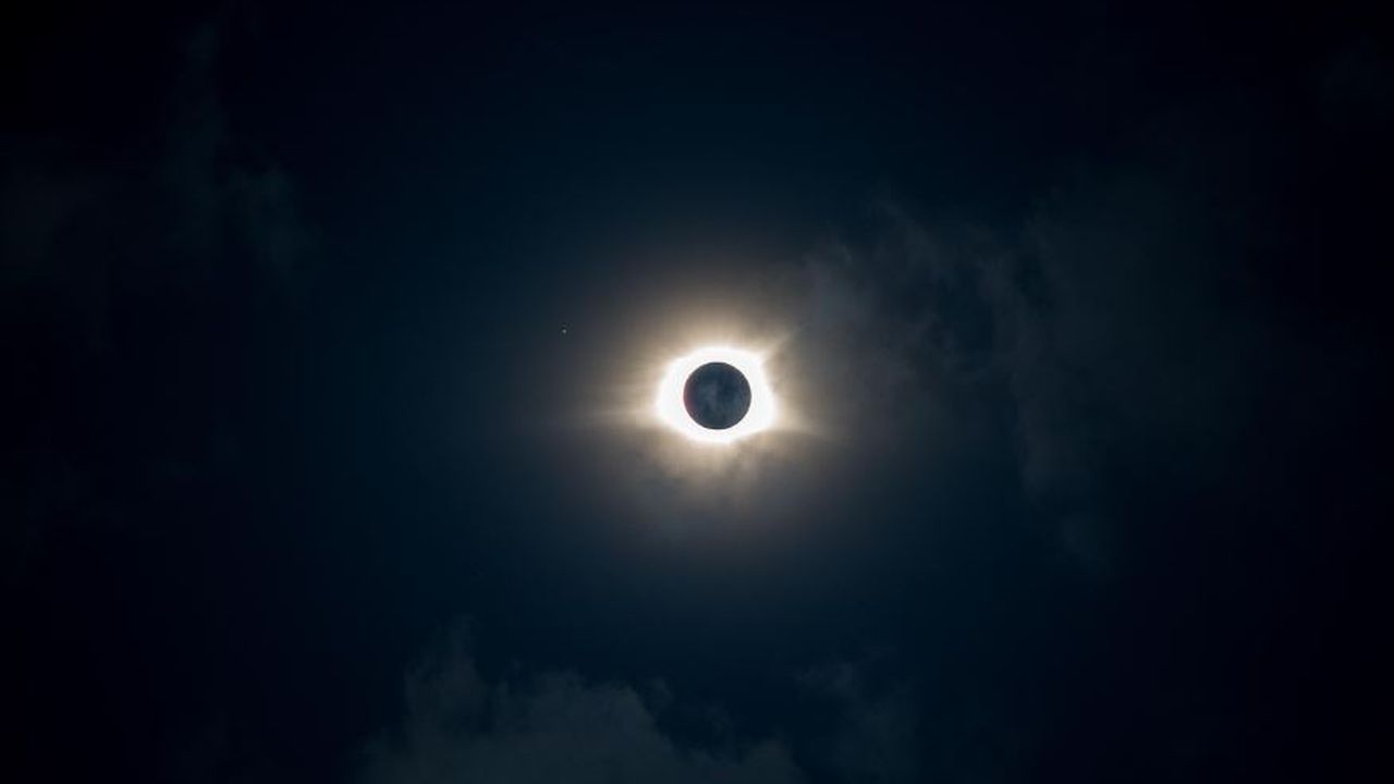 Луната и Слънцето ще бъдат в центъра на вниманието през