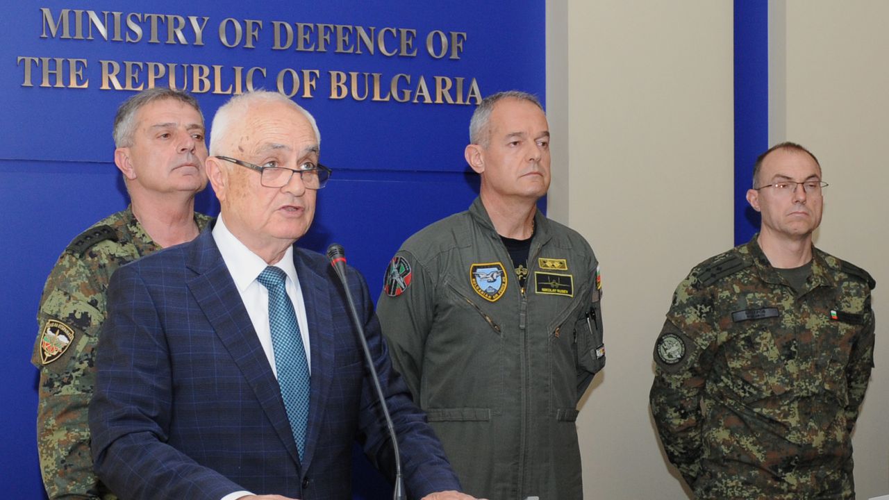 Установено е отклонение в работата на една от системите на българския F-16