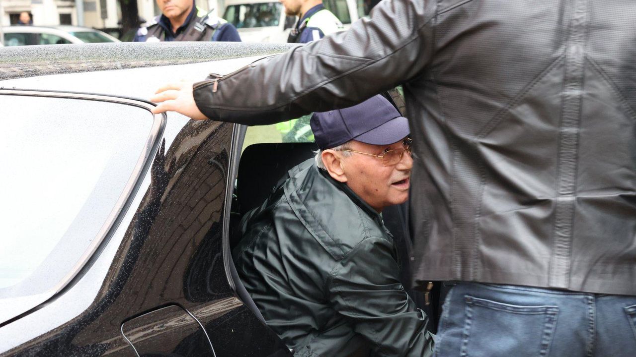 Доган събра хората си в София, решават дали да създадат нова партия след оставката на Чакъров