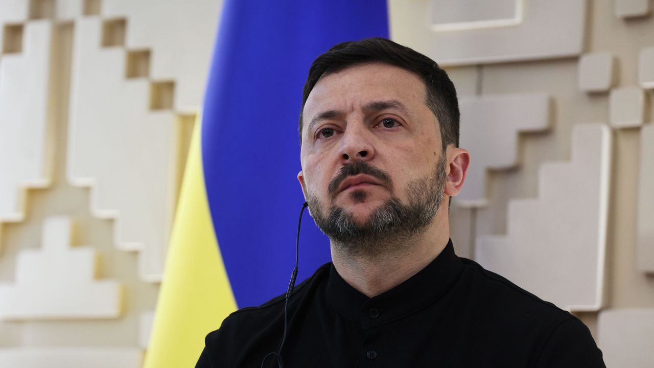 Проф. Кънчев: В никакъв случай Зеленски не трябва да отстъпва територии